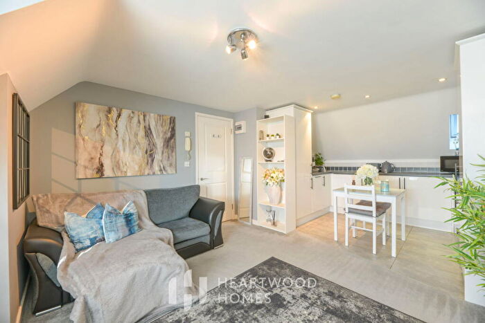 1 Bedroom Apartment For Sale In Cedar Court, St. Albans, AL4