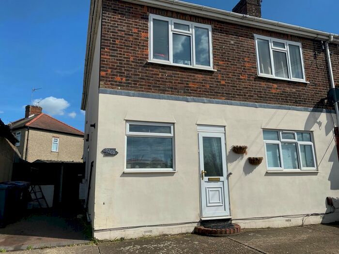 2 Bedroom Maisonette To Rent In Watton Road, Ware, SG12