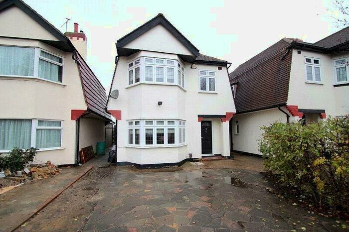 3 Bedroom Detached House To Rent In Haynes Road, Hornchurch, Essex, RM11