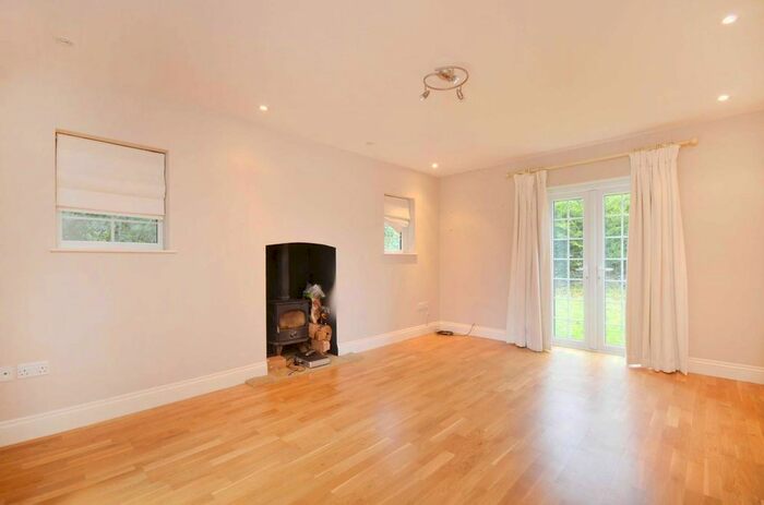 3 Bedroom Cottage To Rent In Berry Lane, Worplesdon, Guildford, GU3