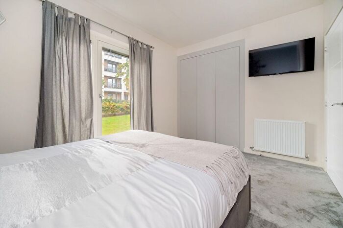 1 Bedroom Flat For Sale In Glenalmond Place, Edinburgh, EH11