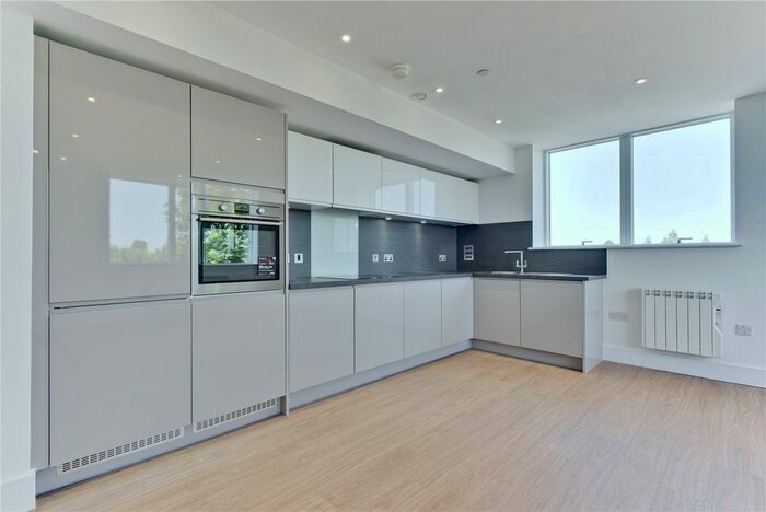 2 Bedroom Flat To Rent In Kinsheron Place, 2 Pemberton Road, East Molesey, Surrey KT8