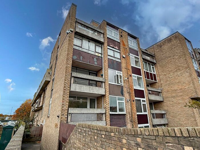 1 Bedroom Flat For Sale In Waterloo Court, Washington, Tyne And Wear, NE37