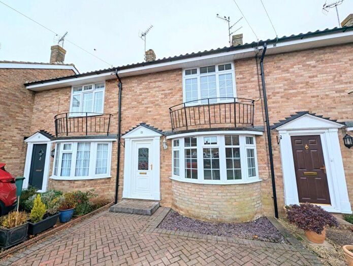 2 Bedroom Terraced House To Rent In Clovers End, RH12
