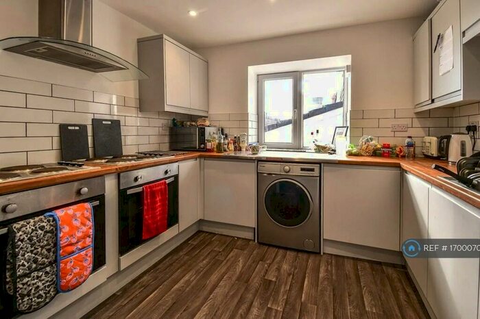 8 Bedroom Maisonette To Rent In Uplands Crescent, Uplands, Swansea, SA2