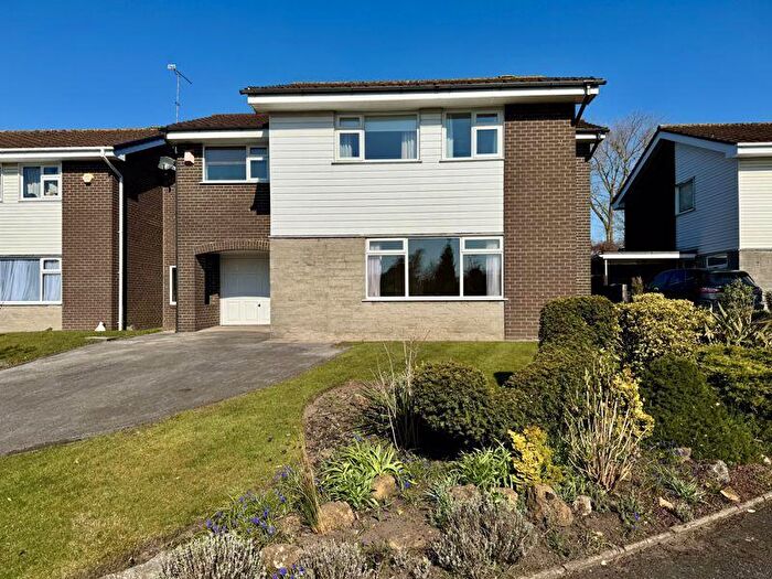 4 Bedroom Detached House For Sale In Coniston Drive, Holmes Chapel, CW4