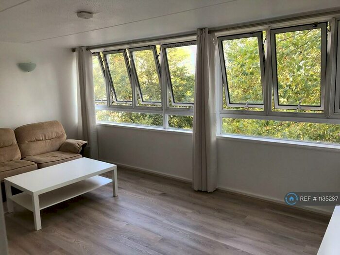 4 Bedroom Flat To Rent In Bolton Court, London, SW11