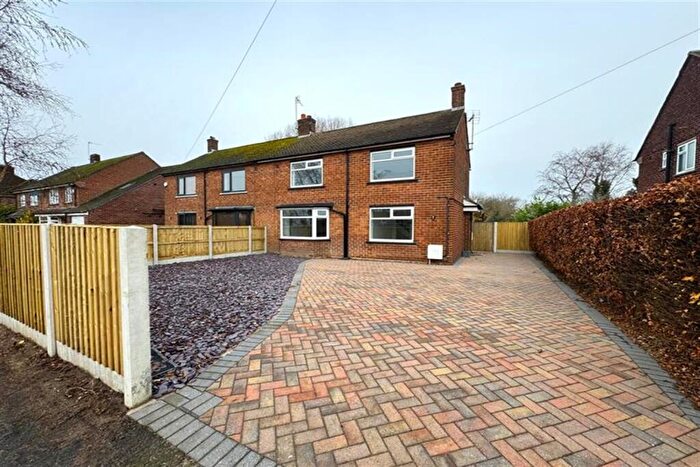 3 Bedroom Semi Detached House To Rent In West Way, Holmes Chapel, CW4