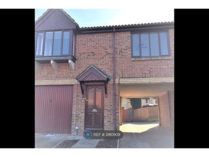 2 Bedroom Maisonette To Rent In Hope Avenue, Bracknell, RG12