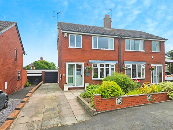 3 Bedroom Semi-Detached House For Sale In Wood Street, Bignall End, Stoke-on-trent, ST7