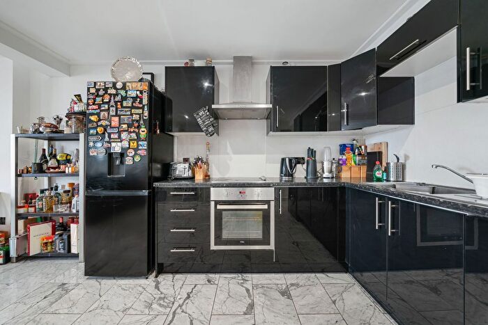 2 Bedroom Flat To Rent In City Road, City Approach, EC1V