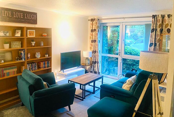 2 Bedroom Flat For Sale In Liege House, Manorside Close, Wirral, CH49