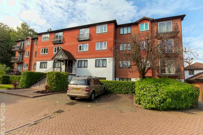 2 Bedroom Flat To Rent In Wilton House, Great Heathmead, Haywards Heath, RH16