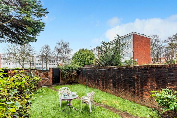 4 Bedroom Maisonette To Rent In Ibsley Gardens, London, SW15