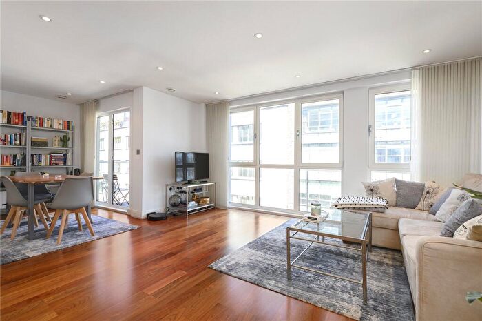 1 Bedroom Apartment To Rent In Clerkenwell Road, Clerkenwell, London, EC1M