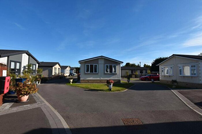 2 Bedroom Park Home For Sale In Countryside Location, Cambs Norfolk Border, PE14