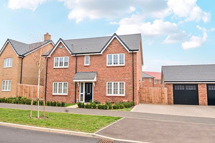 4 Bedroom Detached House For Sale In Howard Way, Biddenham, MK40