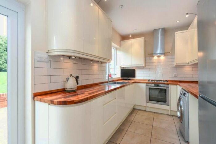 3 Bedroom Semi-Detached House To Rent In Brownspring Drive, London, SE9