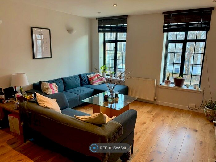 3 Bedroom Flat To Rent In Brixton Road, London, SW9