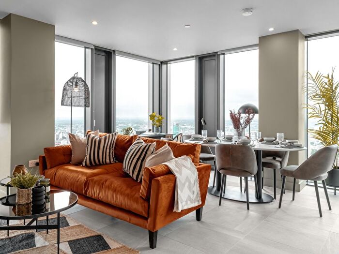3 Bedroom Flat To Rent In The Mercian, Broad Street Birmingham, B15