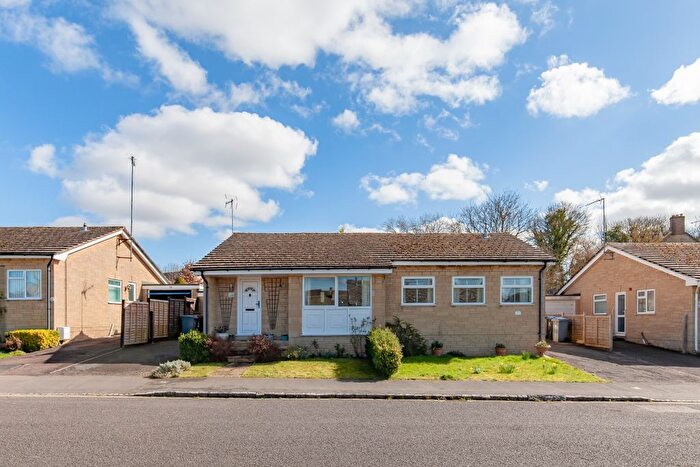 2 Bedroom Bungalow To Rent In Elm Crescent, Charlbury, Chipping Norton, OX7