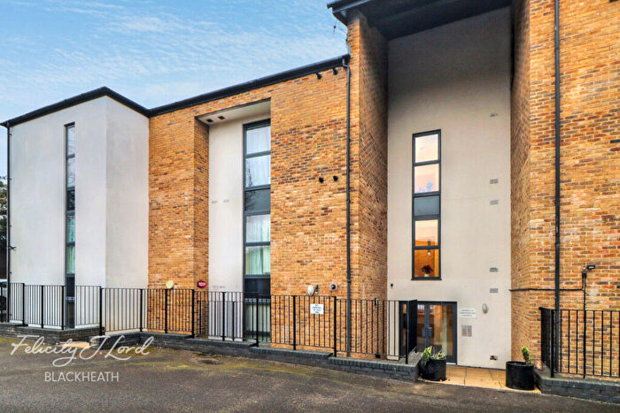 2 Bedroom Apartment To Rent In Meadowcourt Road, London, SE3