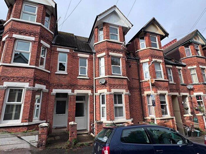 2 Bedroom Apartment For Sale In Radnor Park Crescent, Folkestone, Kent, CT19