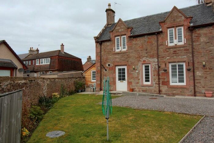 2 Bedroom Ground Flat To Rent In C Porterfield Road, Crown, Inverness., IV2