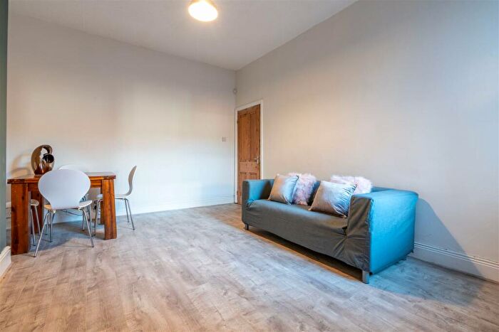 2 Bedroom Flat To Rent In **Available Now** Simonside Terrace, Heaton, NE6