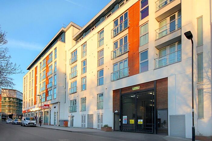 2 Bedroom Flat To Rent In Granville Gardens, London, W5