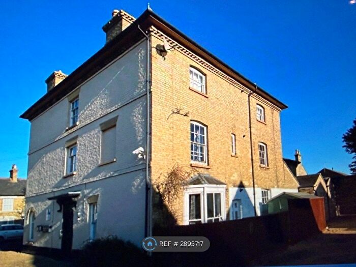 1 Bedroom Flat To Rent In High Street, Huntingdon, PE28