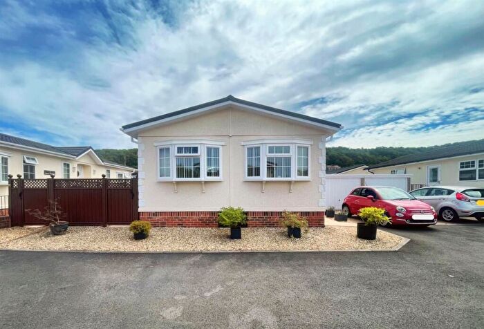 2 Bedroom Park Home For Sale In Cherry Gardens, Kewstoke, Weston-Super-Mare, BS22