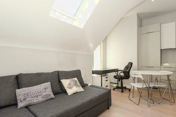 1 Bedroom Apartment To Rent In Town Centre, Guildford, GU1