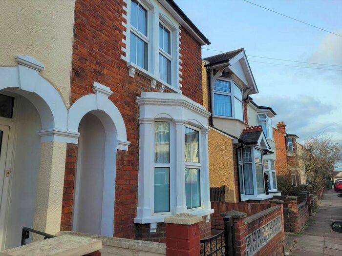 3 Bedroom Property To Rent In Abbotts Road, Aylesbury, HP20