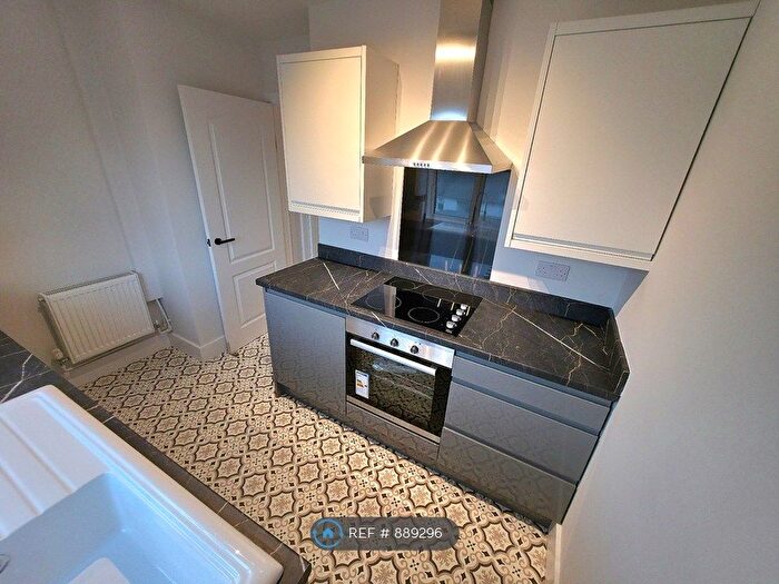 2 Bedroom Maisonette To Rent In Channels Farm Road, Southampton, SO16
