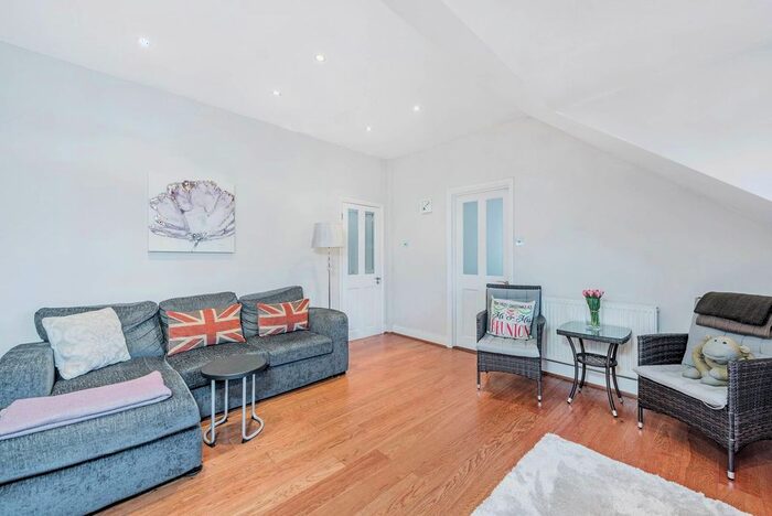 2 Bedroom Flat To Rent In Nightingale Lane, Nightingale Triangle, London, SW12