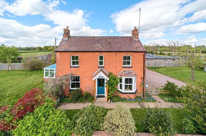 3 Bedroom Detached House For Sale In Downfield Lane, Twyning, Tewkesbury, GL20