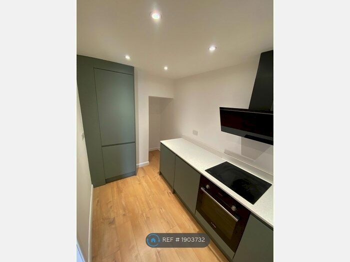 2 Bedroom Flat To Rent In Clarendon Road, Luton, LU2