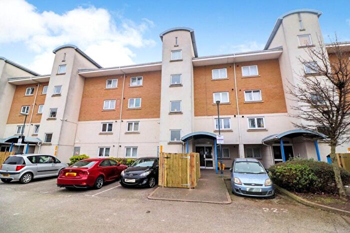 2 Bedroom Flat For Sale In Macarthur Close, Erith, DA8