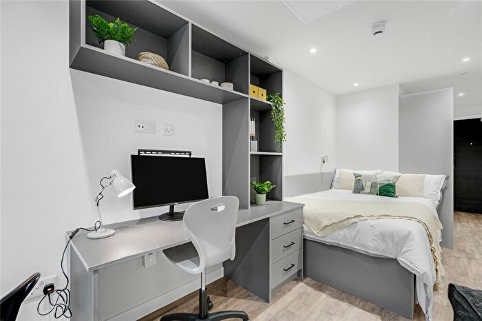 1 Bedroom Flat To Rent In College Street, Northampton, West Northamptonshire, NN1