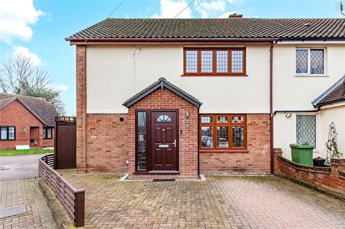 3 Bedroom End Terrace House For Sale In Wedlake Close, Hornchurch, RM11