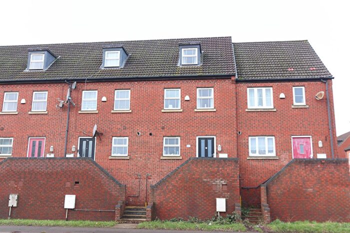 3 Bedroom Town House For Sale In The Embankment, Wellingborough, NN8