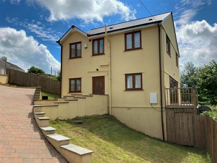 4 Bedroom Detached House To Rent In Moriah Street, Bedlinog, Treharris, CF46