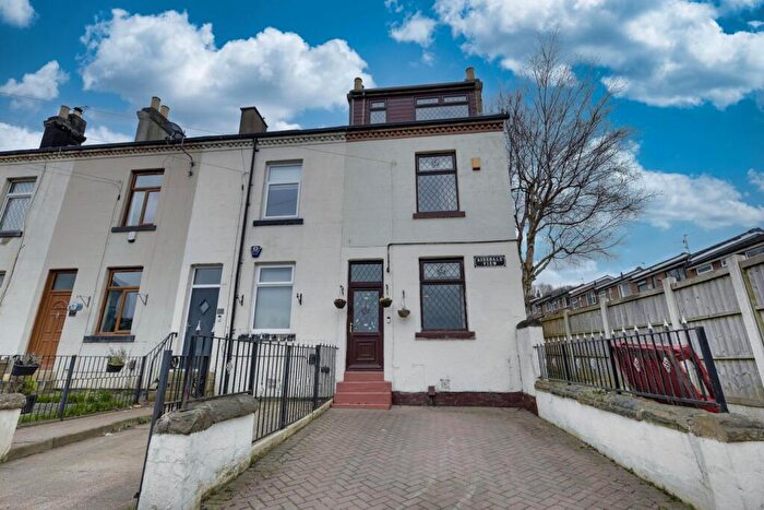 3 Bedroom End Of Terrace House For Sale In Airedale View, Rodley, Leeds, West Yorkshire, LS13