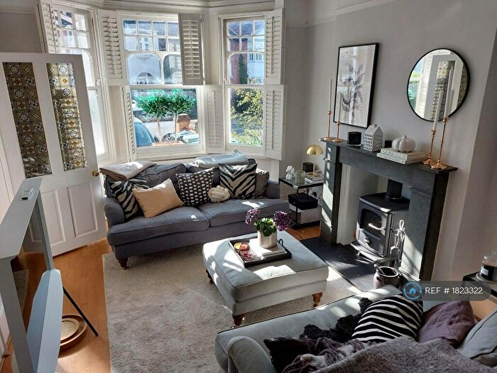 4 Bedroom Semi-Detached House To Rent In Malden Hill, New Malden, KT3