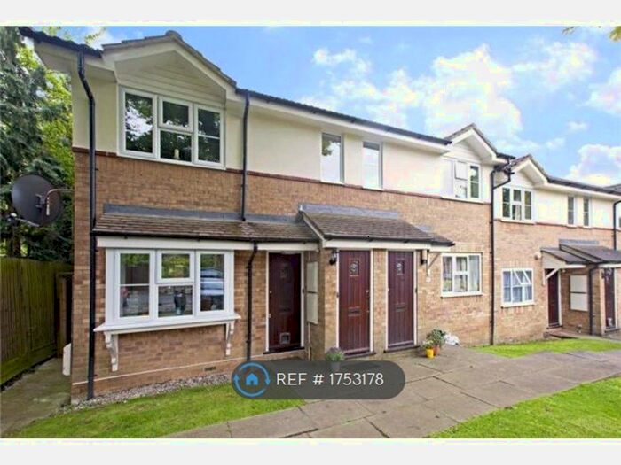 1 Bedroom Maisonette To Rent In Hawes Close, Northwood, HA6