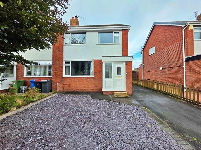 3 Bedroom Semi Detached House For Sale In Lawnswood Avenue, Poulton-Le-Fylde, FY6