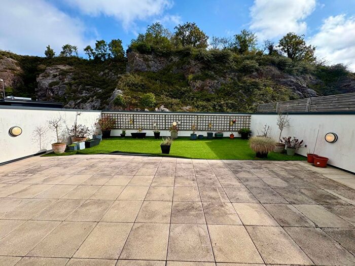 3 Bedroom Flat For Sale In Upton, Torquay, TQ1