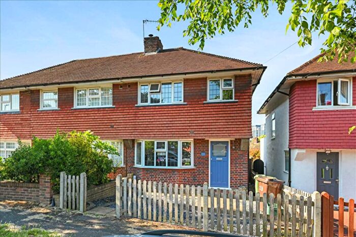 3 Bedroom End Of Terrace House To Rent In Avon Close, Surrey, SM1
