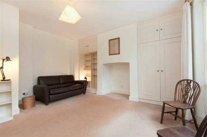 1 Bedroom Flat To Rent In Gloucester Crescent, Regents Park, NW1